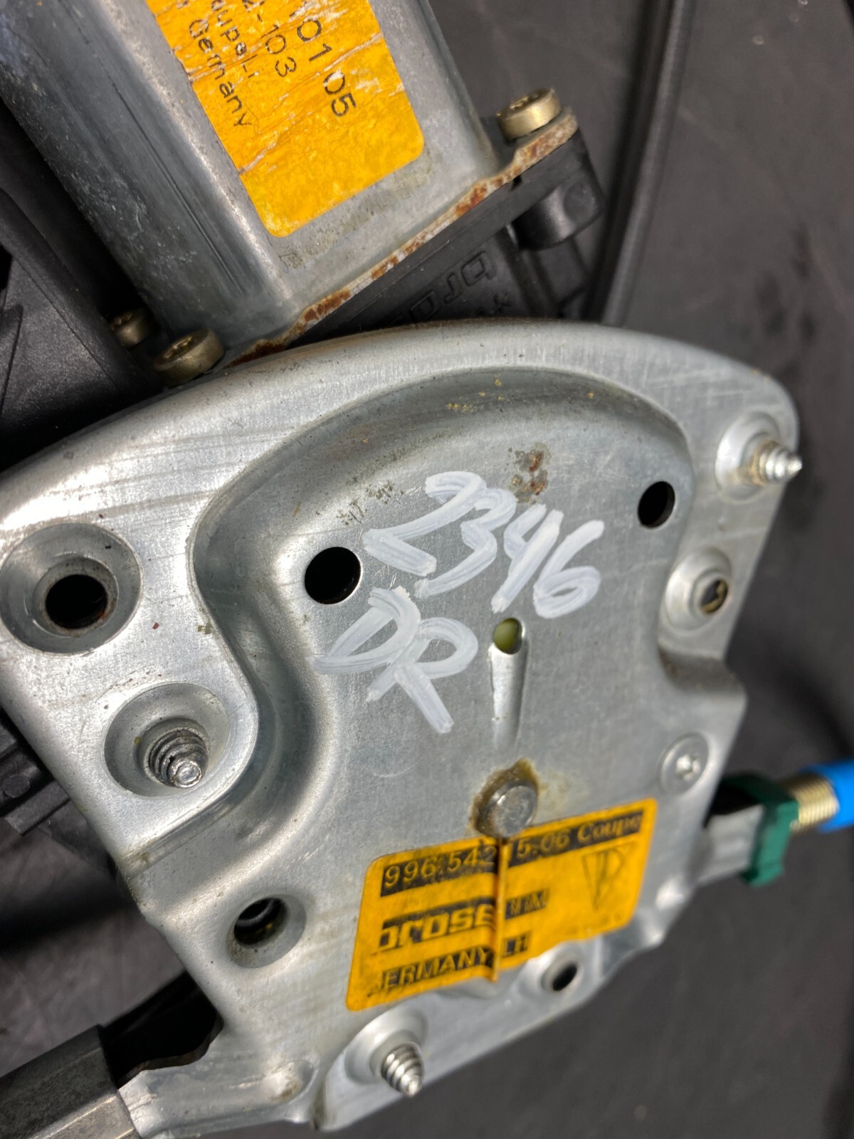 Porsche 911 GT3 2004 Left Window regulator