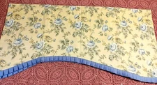 WAVERLY 1 WINDOW VALANCE YELLOW FLORAL BLUE ROSES SCALLOPED 20"x78" SHABBY CHIC
