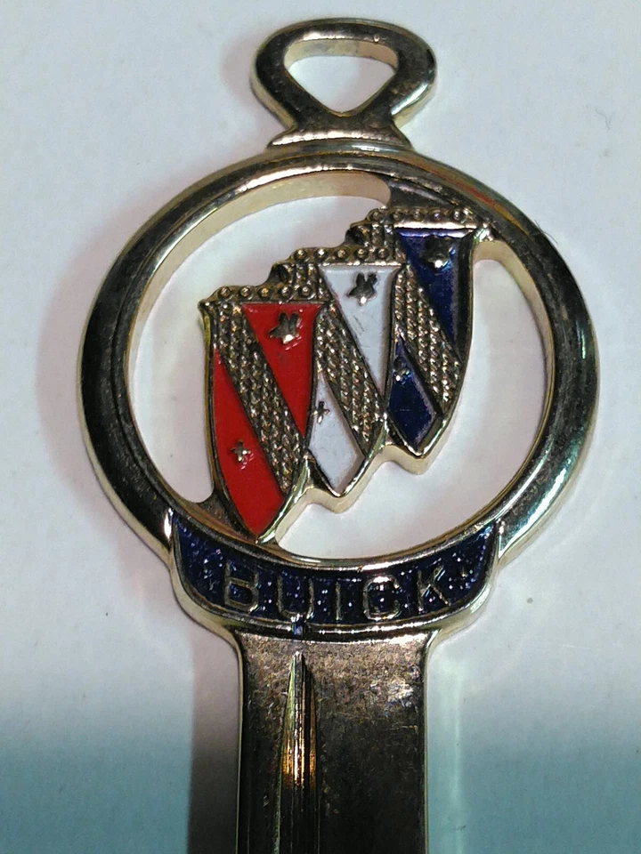 DE COLECCIÓN BUICK CHAPADO EN ORO ESMALTE LLAVE EN BLANCO (un sello) Foto 4 de 4