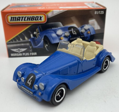 MORGAN PLUS FOUR in blau mit Papp-BOX 1:64 OVP NEU ungeöffnet