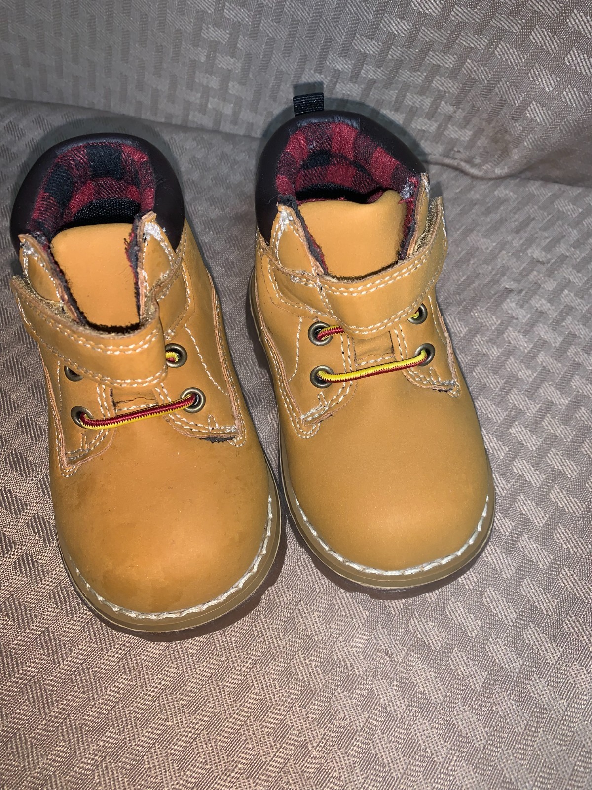 SAOLA Stivali outdoor ragazzo taglia 5M stivali Falls Creek Henry IV suola in gomma *NUOVI*