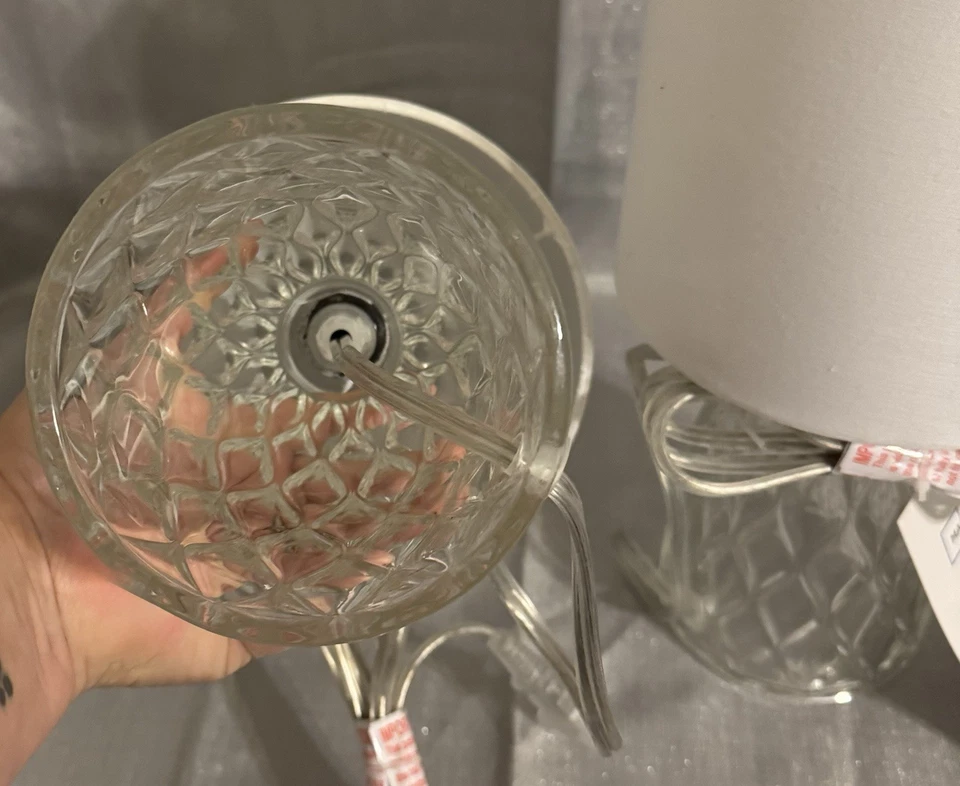 Par de abajures de mesa de vidro pequenos Mainstays novos - Imagem 4 de 4