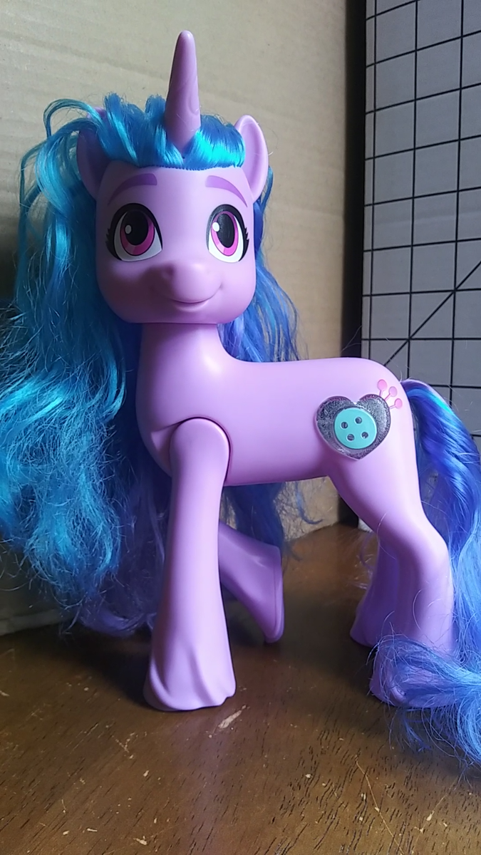 My Little Pony Izzy Moonbow See Your Sparkle Talking Purple Pony