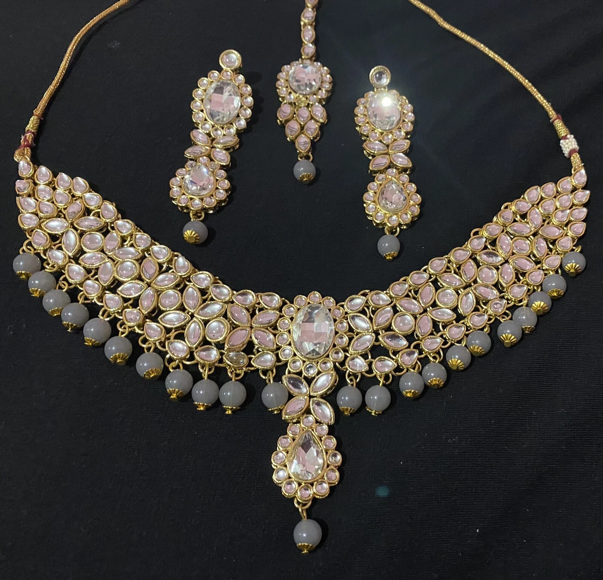 Necklace maang tikka and sales earrings