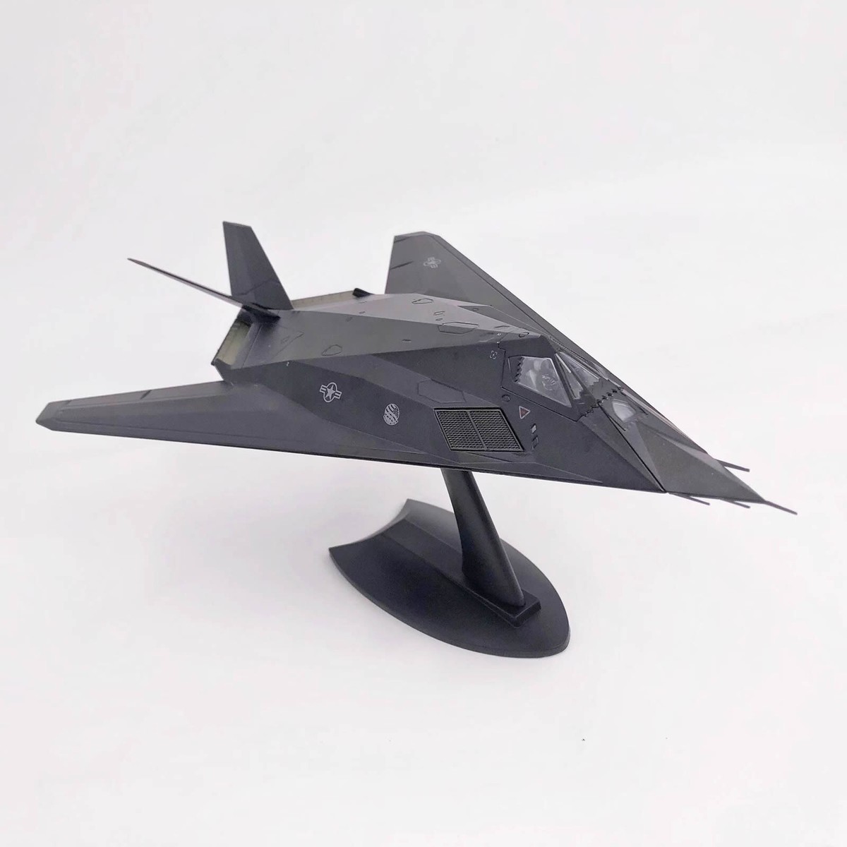 1/72 USAF F-117 Nighthawk Stealth Attack Aircraft Diecast 1/72 USAF F-117 Nighthawk Stealth Attack Aircraft Diecast