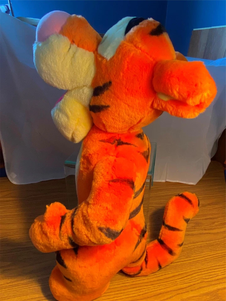 Disney Tigger Enorme 22" Peluche Animal Mattel Juguete Suave Winnie the Pooh Foto 3 de 4