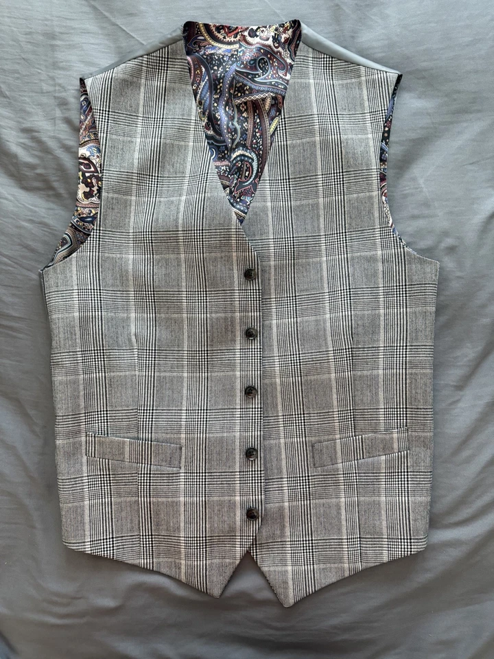Traje TALLIA Para Hombre Ajustado Gris a Cuadros 38R - Pantalones 34x34 - Chaleco S Foto 2 de 2
