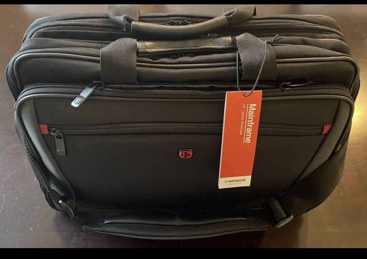 NEW! WENGER MAINFRAME PADDED DUAL COMPARTMENT LAPTOP BRIEFCA