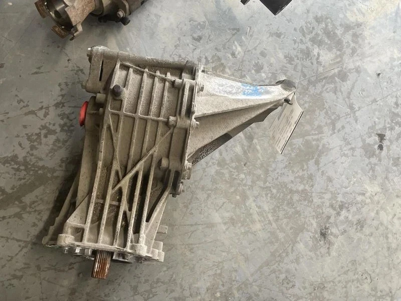 2009-2017 Chevrolet Traverse Rear Axle Differential Carrier Assembly OEM - Image 2 of 4