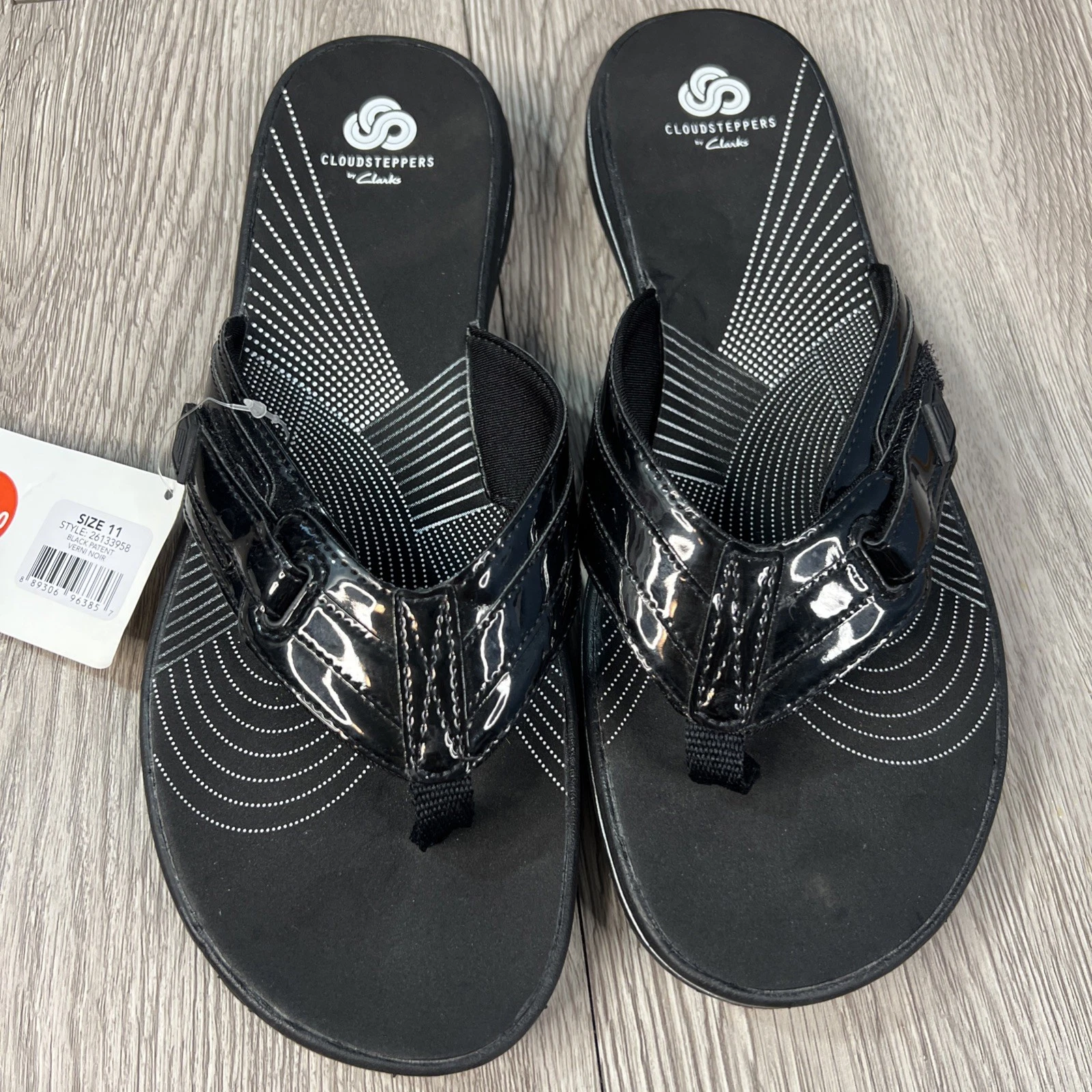 Sandali infradito Clarks neri in vernice Cloudsteppers taglia 11 nuovi con etichette