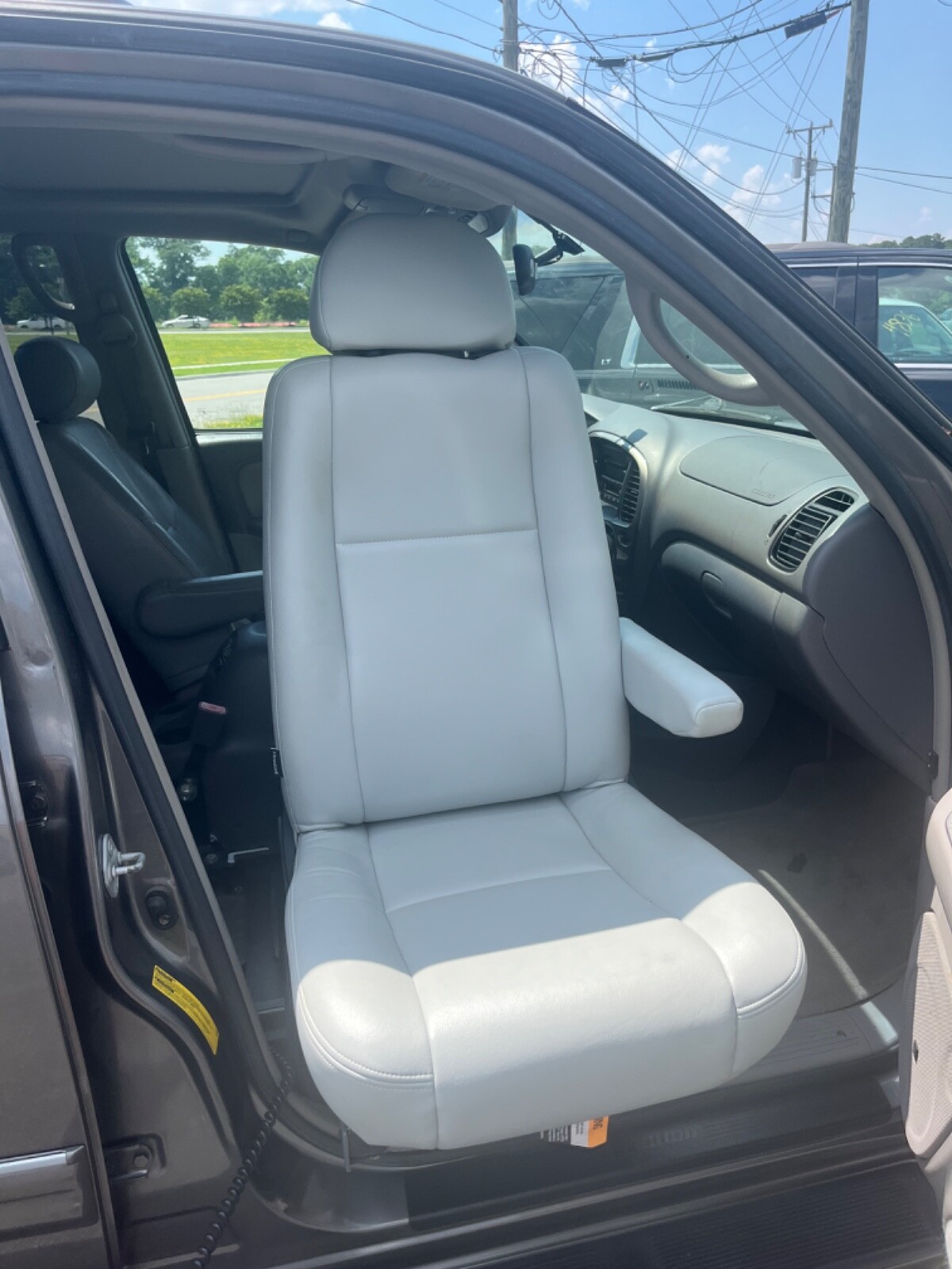 Bruno Valet Passenger Seat; Model No TAS2570E gray leather; Handicap