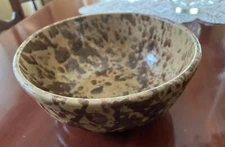 A beautiful, multi-color Vintage 7”Spatterware mixing bowl.