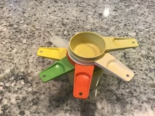 Vintage Complete Set of 6 Tupperware Various colors Measuring Cups 1/4-1 Cup