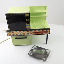 Vintage 1973 BETTY CROCKER Easy-Bake Oven by Kenner Products w Box  Pan WORKS
