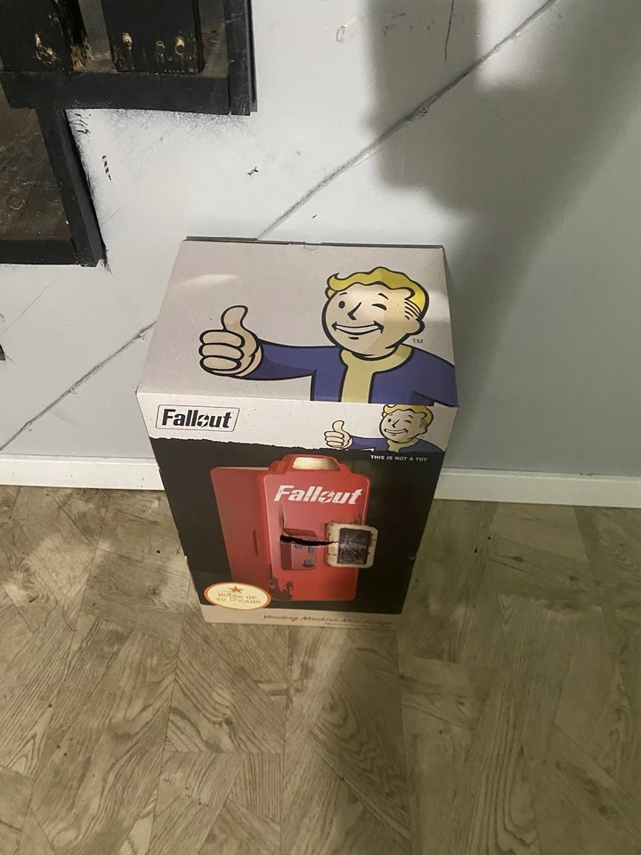 Mini nevera Fallout 4 Nuka-Cola *Nueva -Sellada. ¡Ideal para regalo de Navidad! Foto 2 de 3