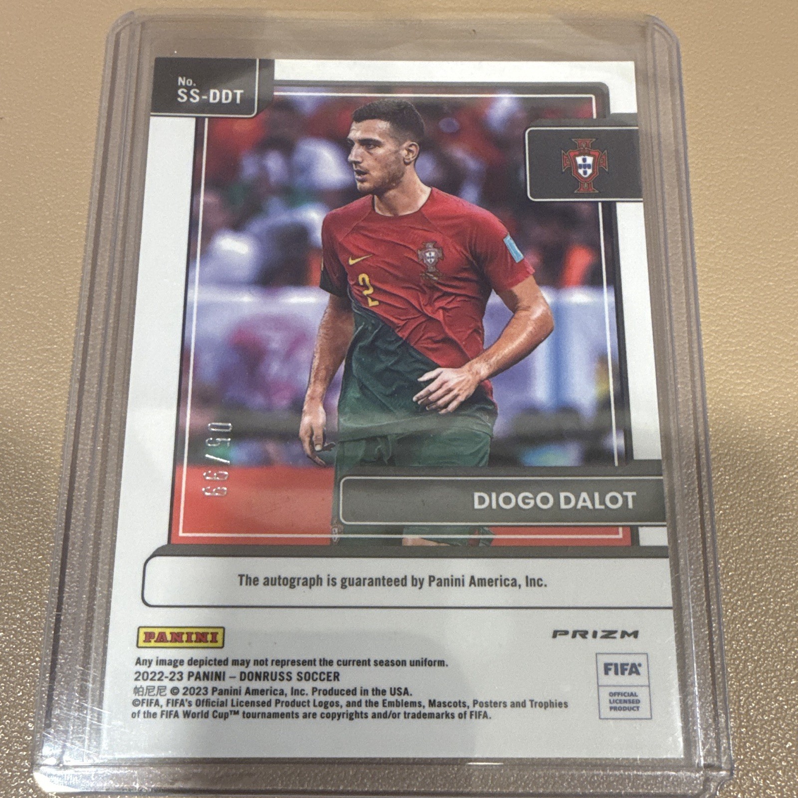 2022-23 Panini Donruss Diogo Dalot Portugal Signature Series Auto Blue /99 view 2