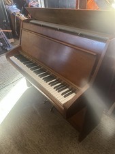 Zender Compact 6 Octave Acoustic Upright - 73 Key 119cm Wide. Reconditioned