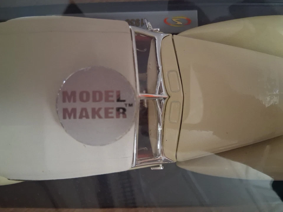 1936 Cord 810 Coupe yellow with cream top and red interior 1:18 Diecast Metal - Image 3 of 4