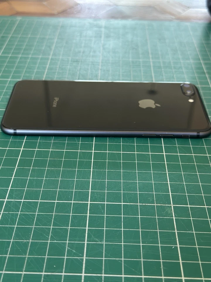 Capa traseira cinza espacial iPhone 8 Plus OEM completa com câmera grau A - Imagem 3 de 4