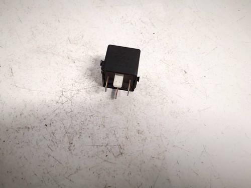 a0025421319 Relais, Arbeitsstrom v23134-b52-x336 Mercedes-Benz A- DE2200330-73