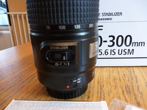 Lens Canon EF mount 75-300MM F4-5.6 IS USM Telephoto zom - Brand New - Foto 3 di 4