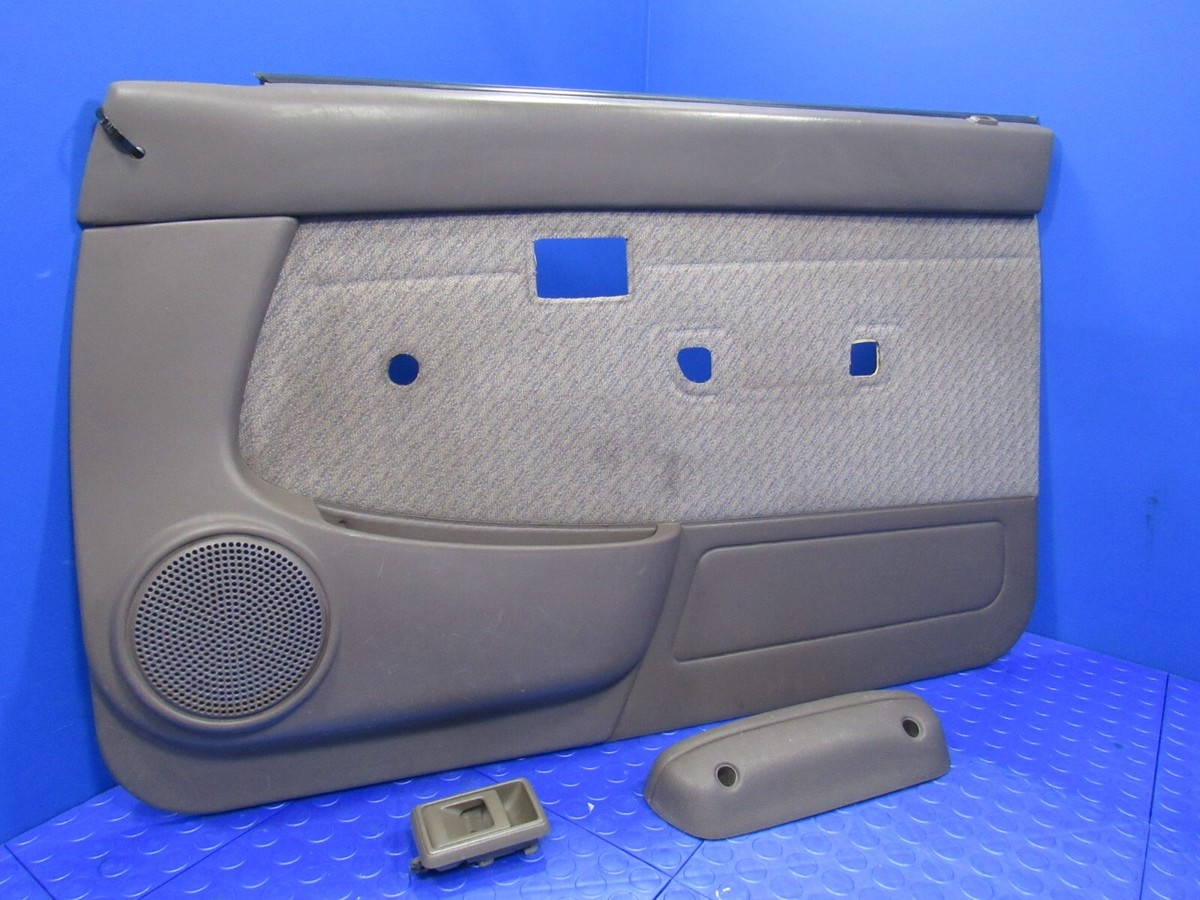 95-97 Toyota Tacoma Right Front Interior Manual Window Door Panel