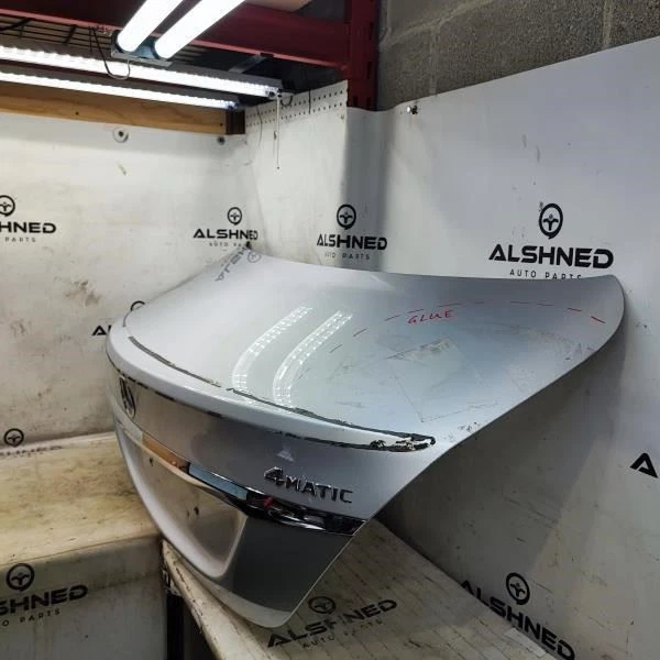 Tampa do porta-malas 2016 Mercedes-Benz C300 205-750-24-00-28 fabricante de equipamento original - Imagem 2 de 4