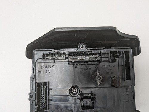 Tesla Model 3 Voltage Controller Electronic Control Module 2023 OEM 1567454-00-B - Picture 7 of 11