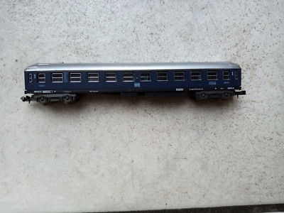 Lima  ein alter Personenwagen für Eisenbahngröße Spur  N   -in blau