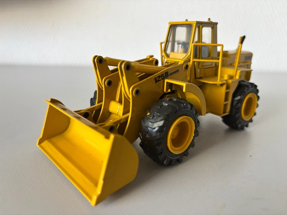 Clark Michigan Radlader 125B  Conrad #2884  1:50 - Bild 2 von 4