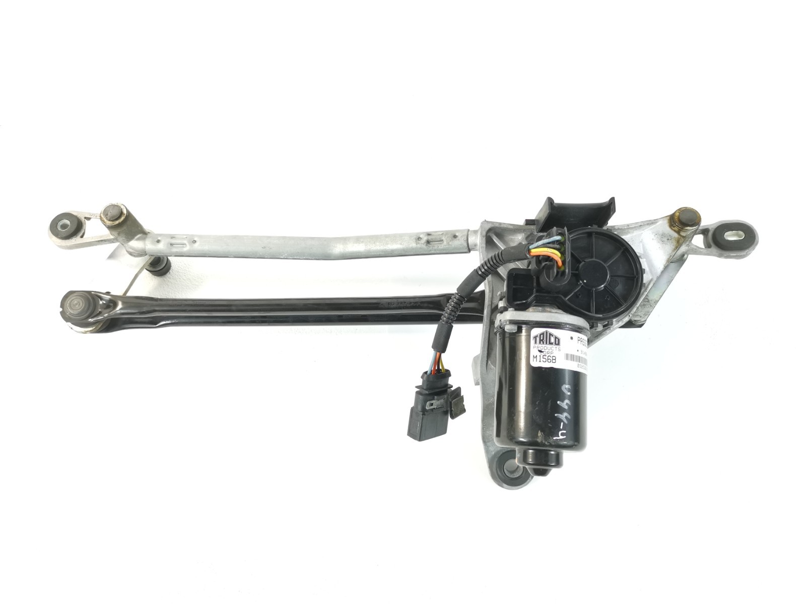 MASERATI LEVANTE S 3.0L 2017  Front Windshield Wiper Motor & Linkage 670007561