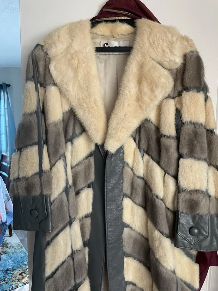 Abrigo de piel de conejo vintage blanco y gris de longitud media grande para mujer Foto 3 de 4