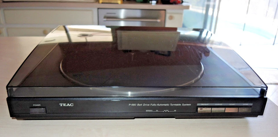 Teac P680 Fully Automatic Linear Turntable, Working Please see video and photos - Image 3 of 4