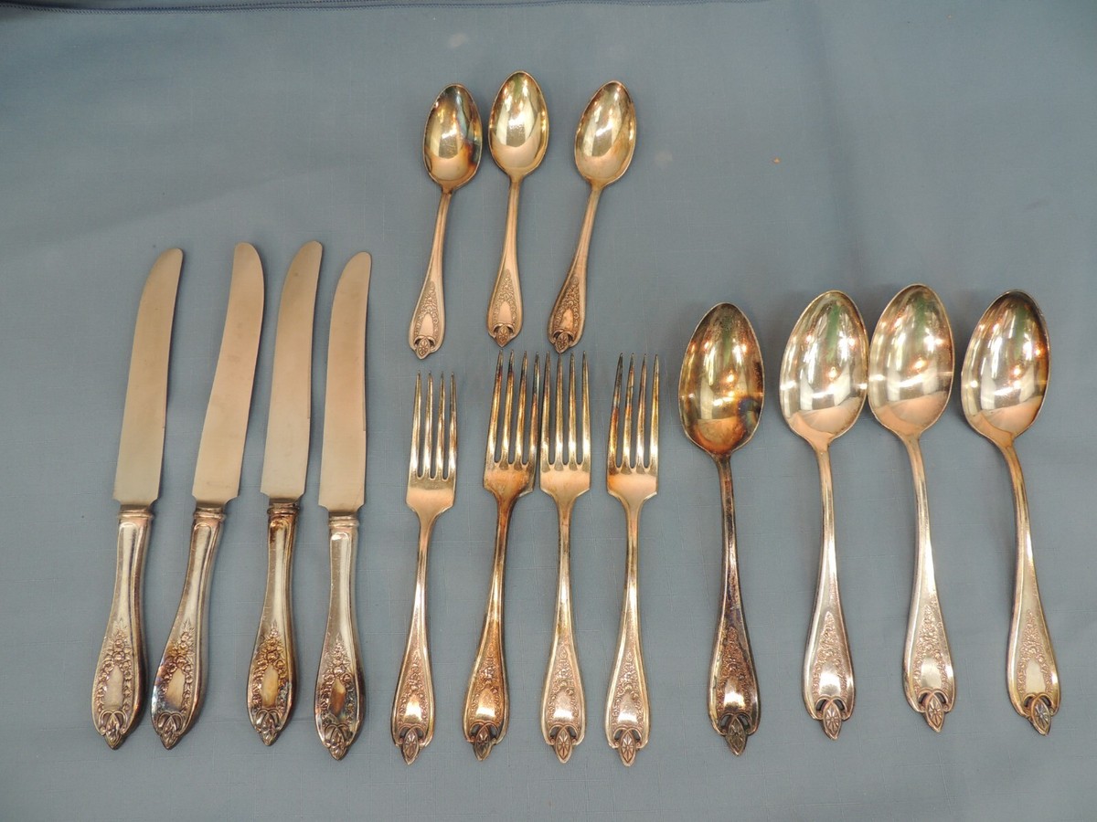 ROGERS BROS. 1947 SILVERPLATE, OLD COLONY PATTERN, 15 PIECES