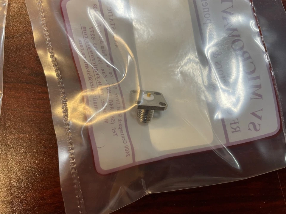 Conector de montaje con brida hembra SV Microondas SF2952-6313 SMA, 4 orificios (olla de soldadura) Foto 2 de 3