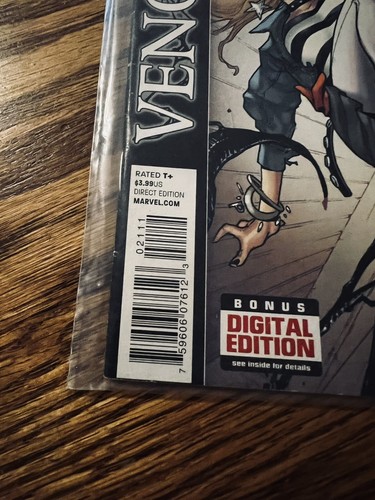 Ultimate Spider-Man #21 1st Printing Marvel Comics 2013 Bendis Miles Venom War - Picture 3 of 3
