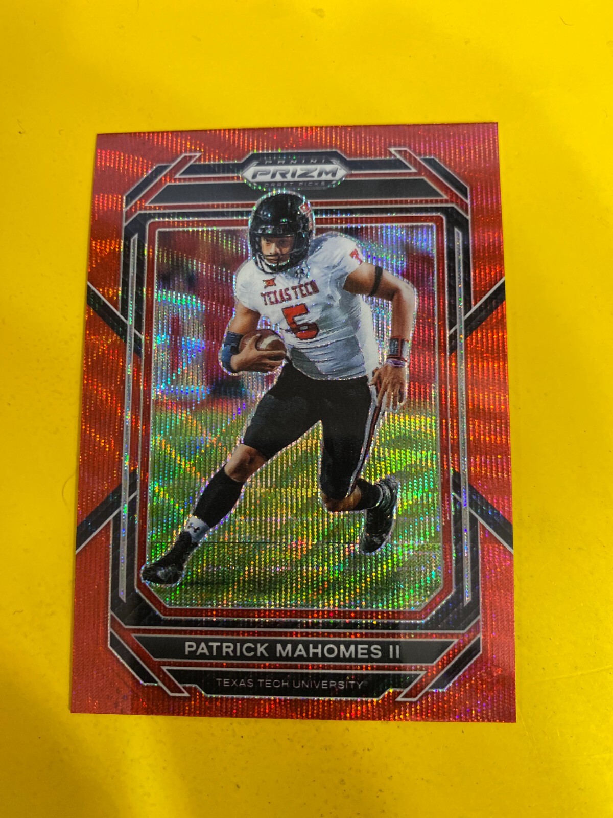 DA76410  2023 Panini Prizm Draft Picks Prizms Ruby Wave #81 Patrick Mahomes II