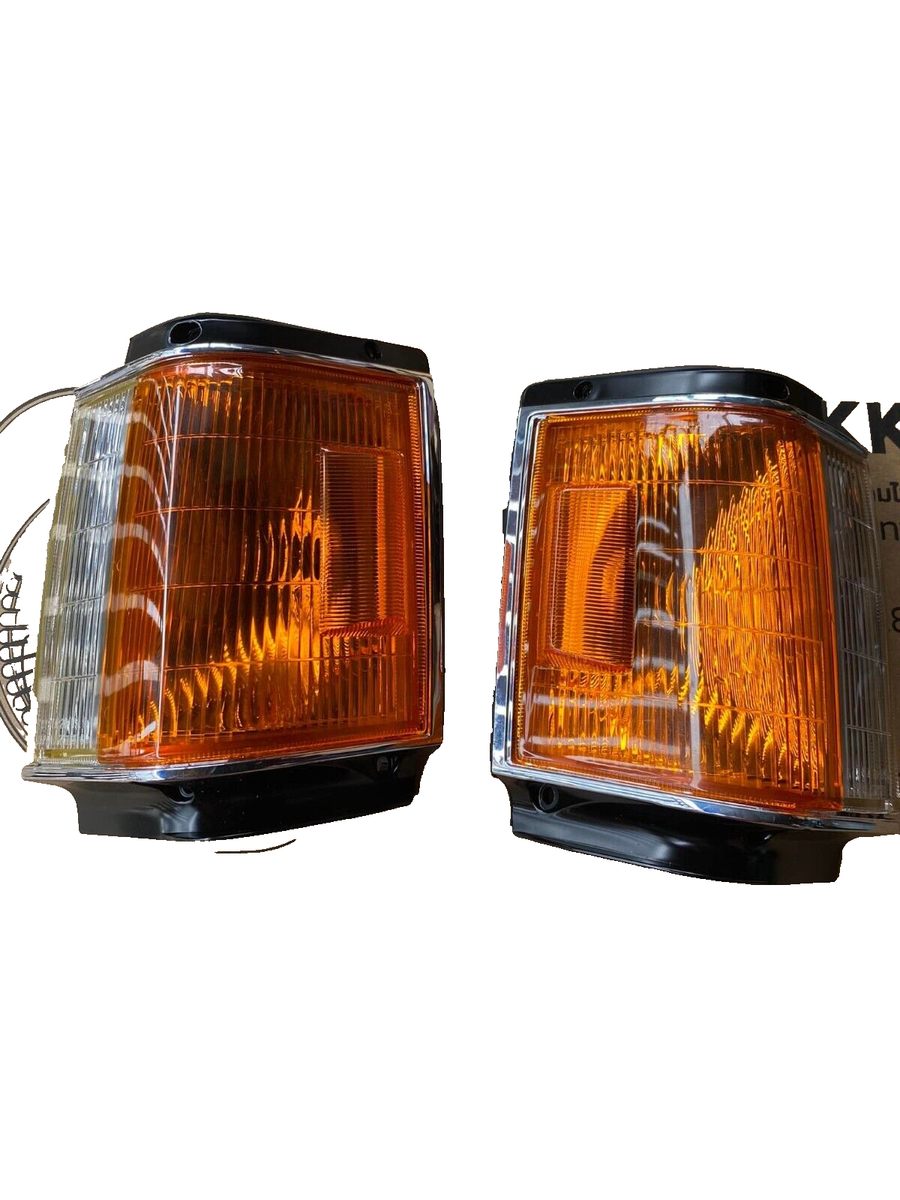 TOYOTA CORONA TT141 ST140 TT140 1600 1800 Conner Turn Signal Light