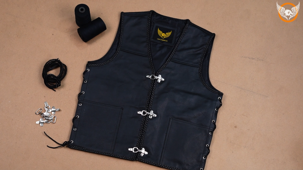 Men's Biker Motorcycle Leather Vest With Buckles In Black - Foto 8