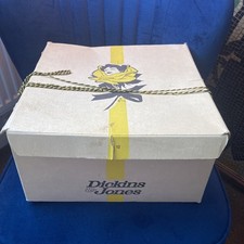 Vintage Dickens & Jones 1950&rsquo;s 1960&rsquo;s Sturdy Construction Hat Box prop