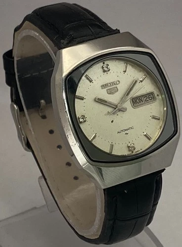 Vintage Casual Seiko5 7009 White Dial Automatic Watch with "D/D" Leather Strap