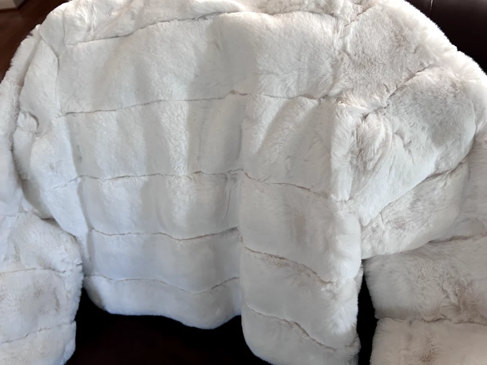 Donna Salyers Fabulous Furs Coat (100% Faux)  Ivory Posh Jacket  - Image 4 of 4