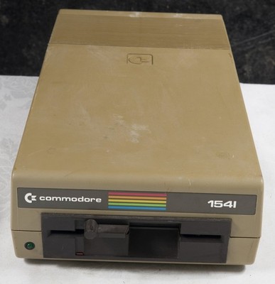 Vintage Commodore VIC-1541  5.25'' floppy drive 7598