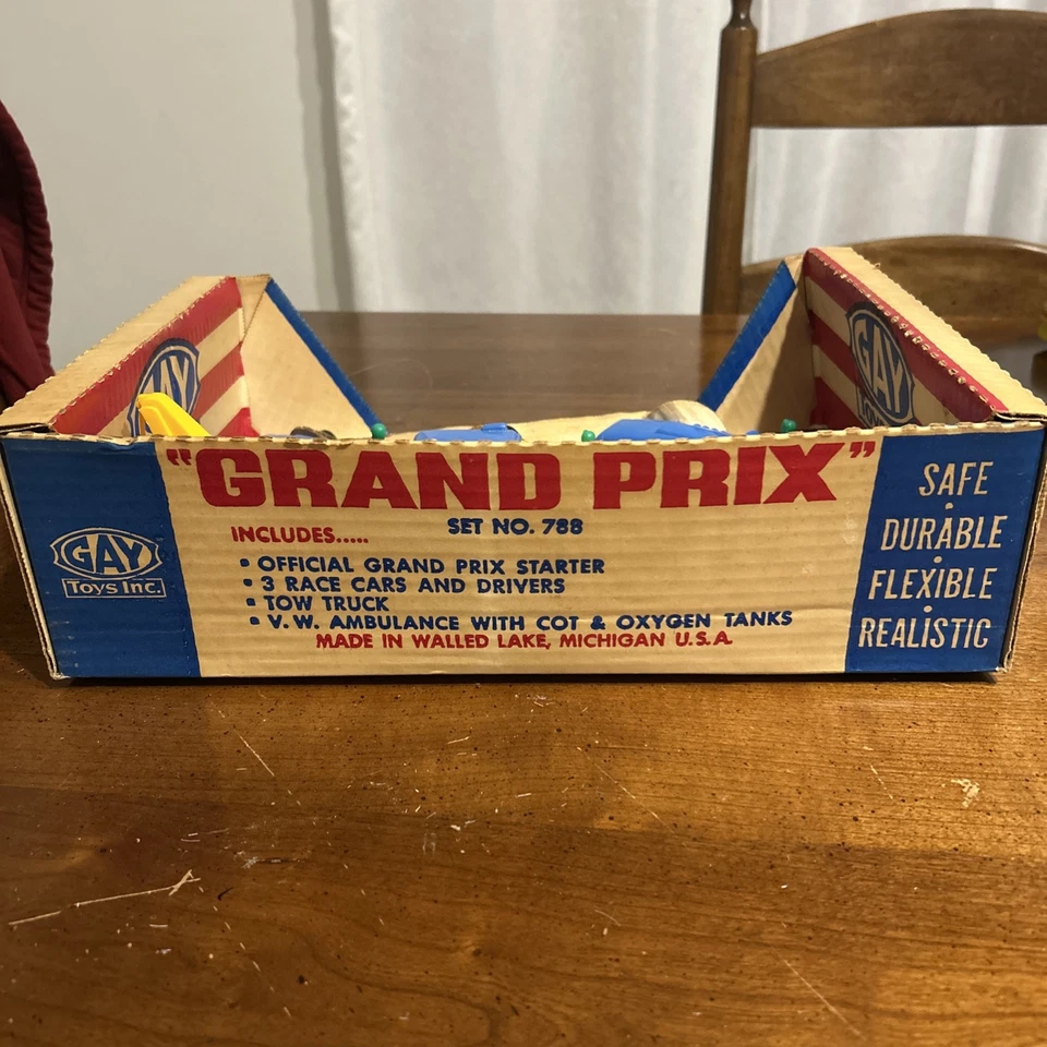 Vintage GAY TOYS - Juego Grand Prix Nº 788 con caja original coches y grúa Foto 2 de 4