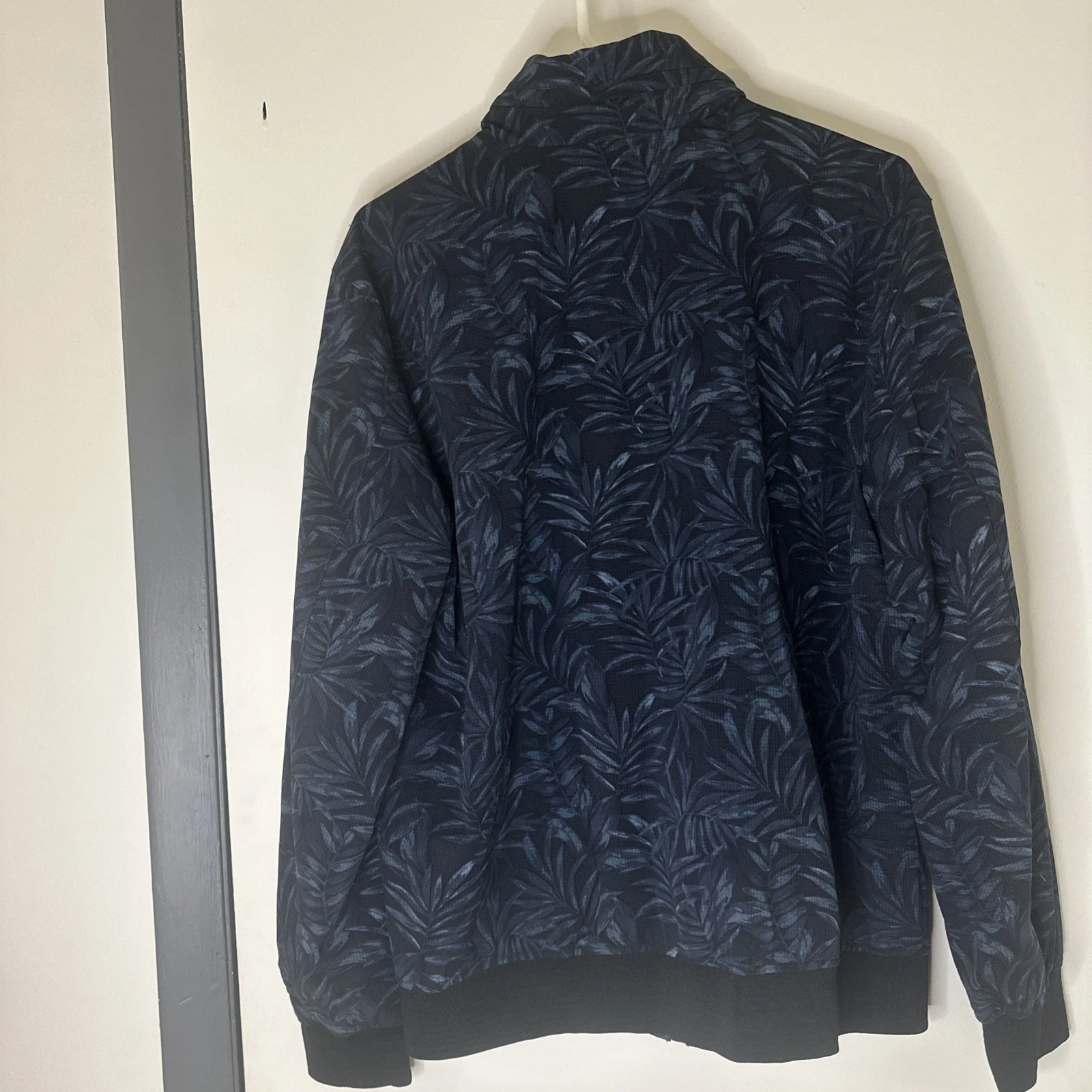 BANANA REPUBLIC Men's LG Motion Tech Palm Leaf Blue Black Stretch Bomber Jacket image 4