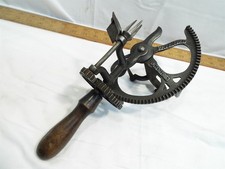 Lightning Vertical Arc Style Goodell Apple Peeler Cast Iron Kitchen Fruit Parer