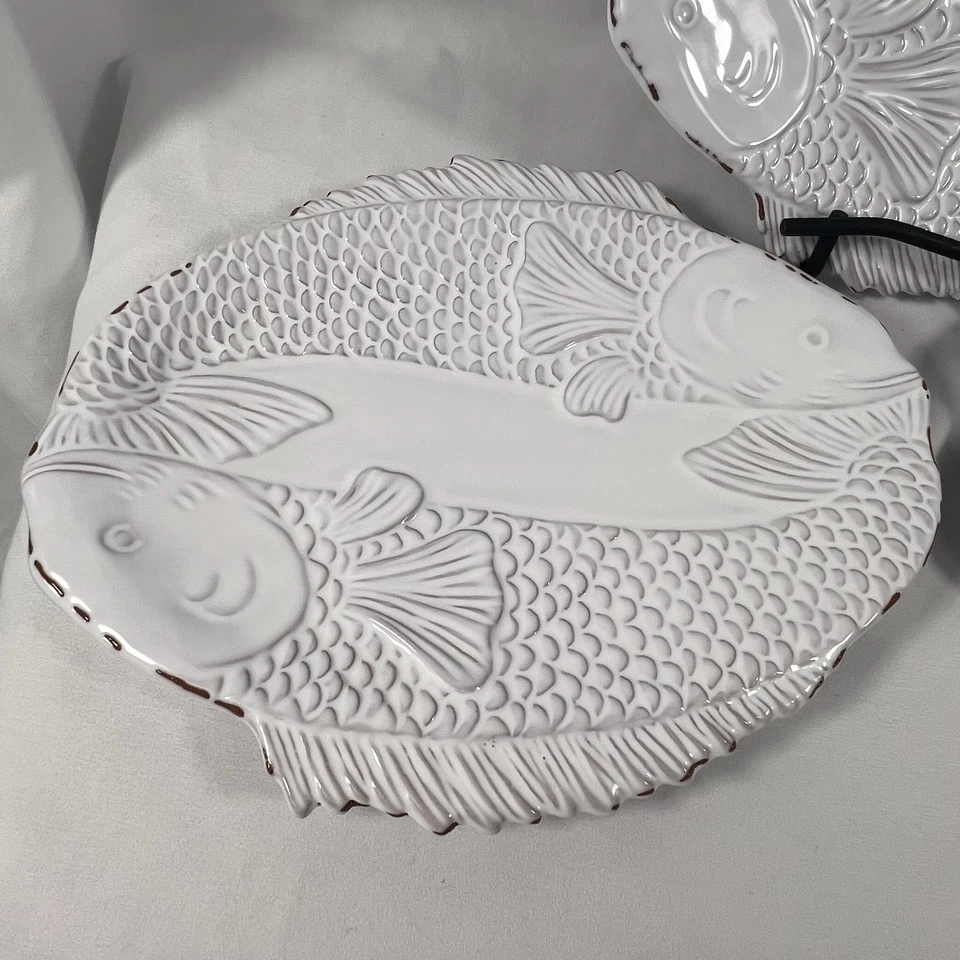 Набор из 3 белых тисненых овальных рыбных тарелок для пирога с грязью Coldwater Creek Coastal Resort - Изображение 4 из 4