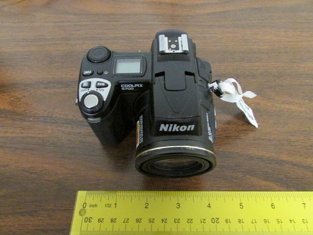 Nikon COOLPIX 5700 5.0 MP Digital Camera - Black No Battery 