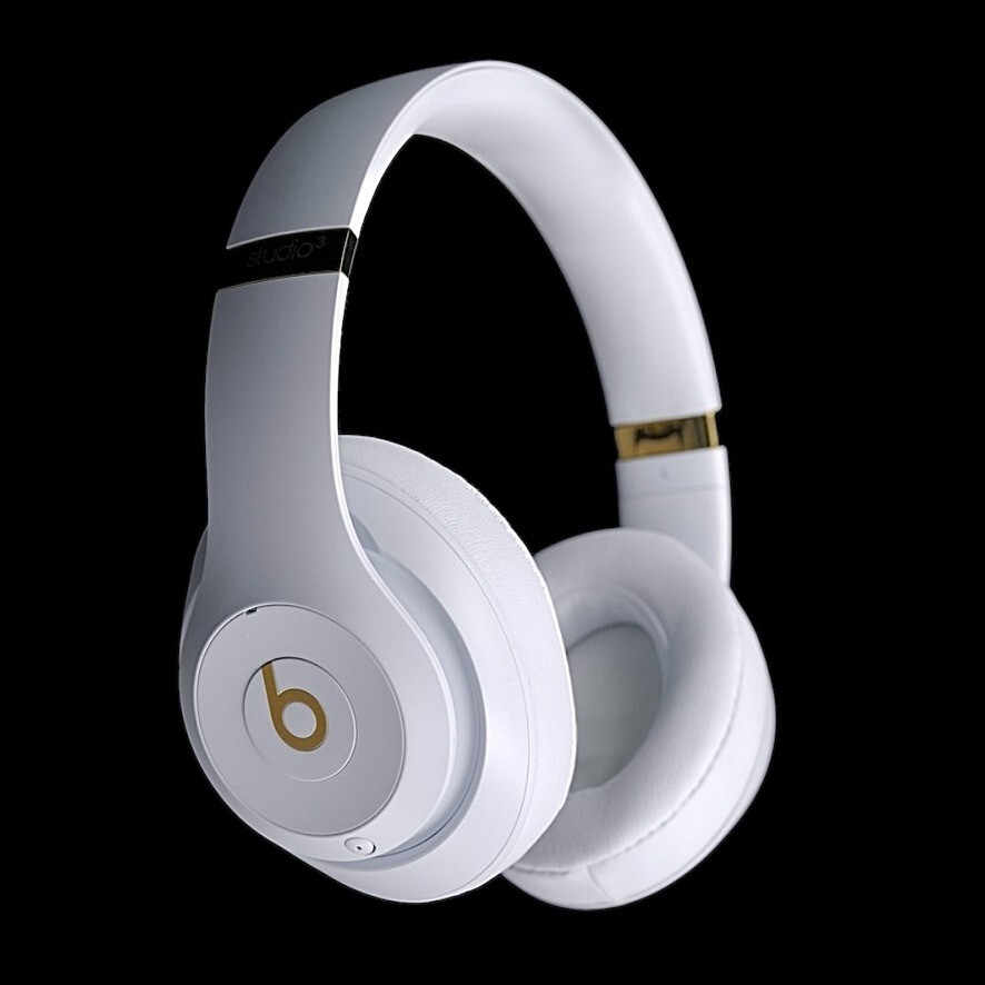 NEW SEALED - Beats Studio3 Wireless Bluetooth Headphones NEW SEALED - Beats Studio3 Wireless Bluetooth Headphones
