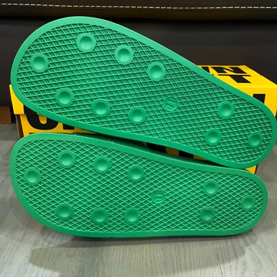 Chinatown Market Green White Smile Slides Men display picture 1